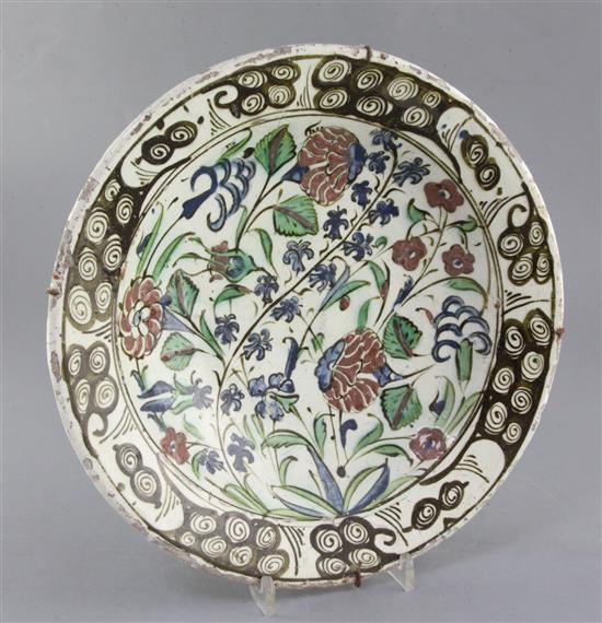 An Iznik pottery dish, Turkey c.1680 - 1720, diameter 29cm